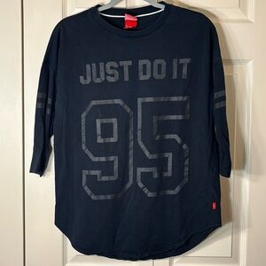 Nike 3/4 sleeve Men’s Medium Tshirt